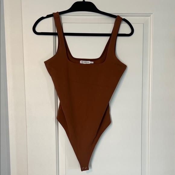 Good American Rust Tank Top - Picture 2 of 3